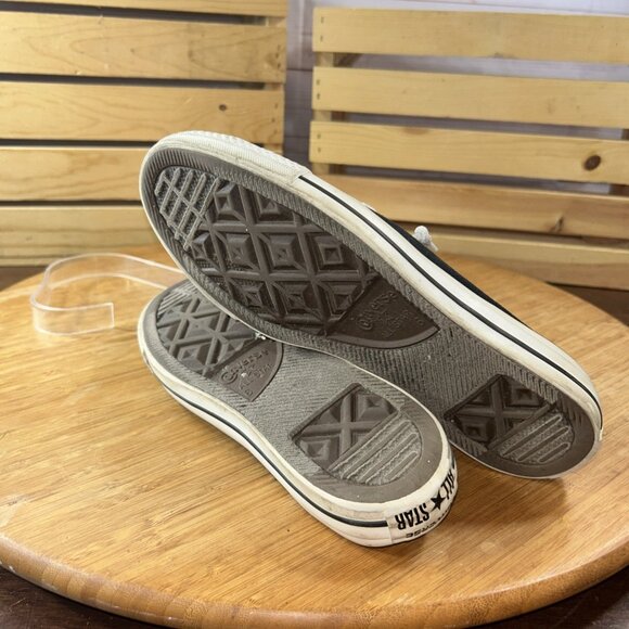 Converse Chuck Taylor Sneaker Women's Size 8 Black & White lace up skate shoes - Picture 4 of 7